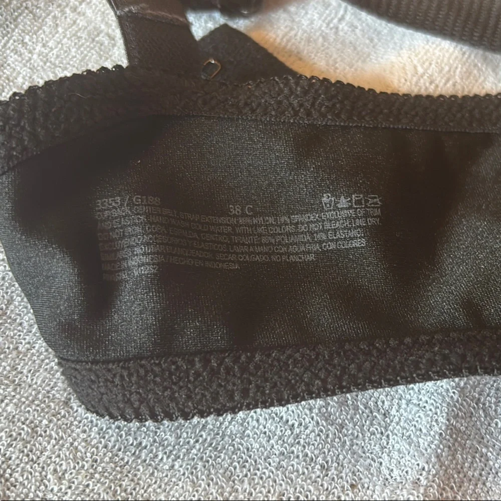 Black Olga? 38c Underwire Bra - Picture 2 of 5